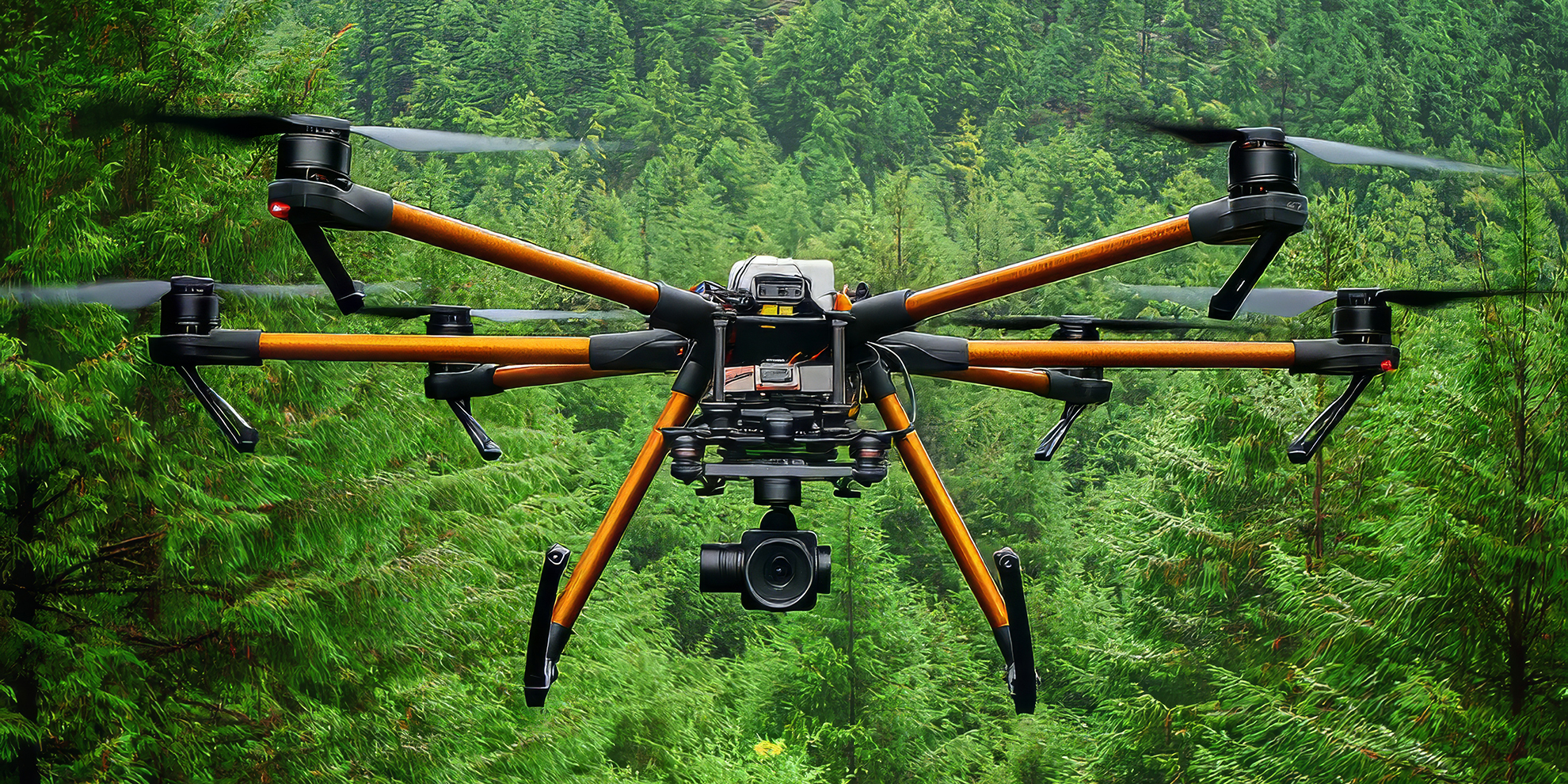 Stor drone foran grønn skog.