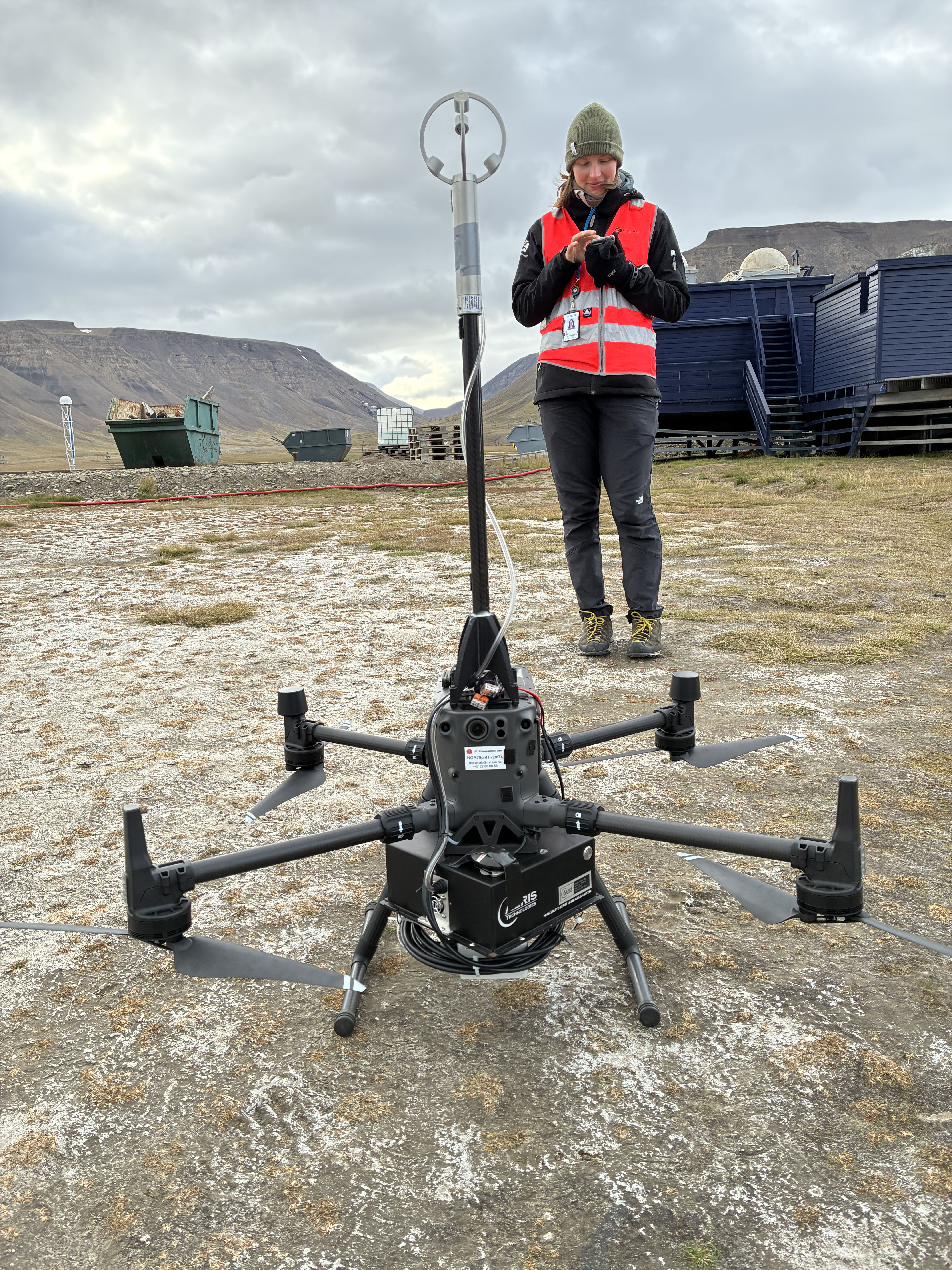 Inspeksjon av drone på Svalbard.