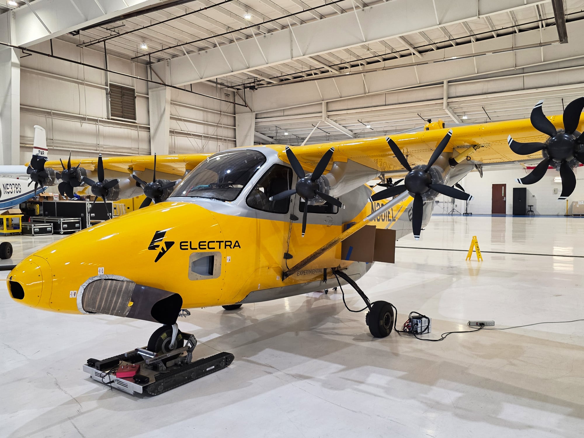 Gult hybridfly fra den amerikanske produsenten Electra.